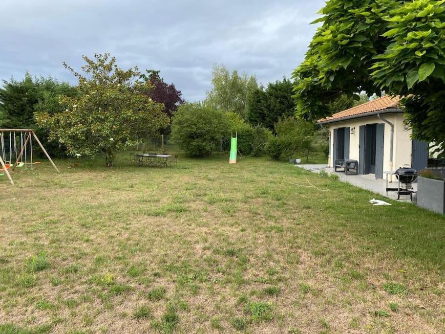Alix Logements Chaleureux Dans Maison Avec Piscine A 35 Min De Lyon מראה חיצוני תמונה